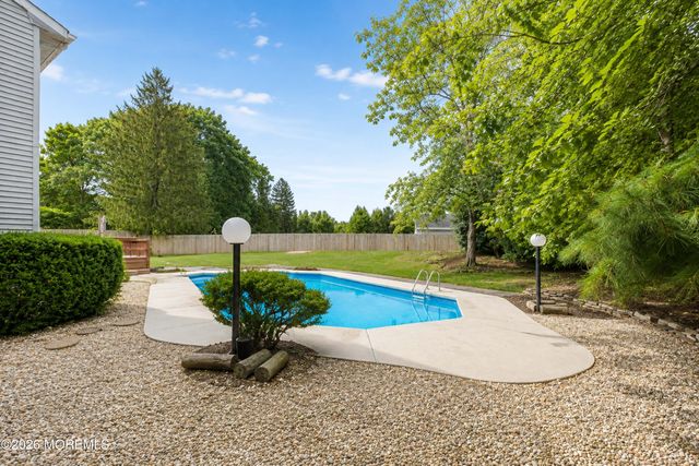 604 Meadow Run, Brick, NJ 08724
