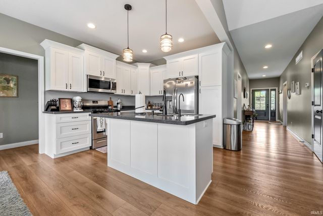 5026 N Sawgrass Lane, Leesburg, IN 46538