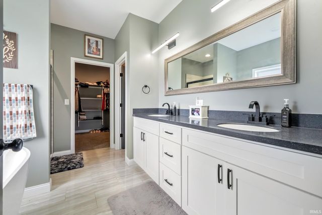 5026 N Sawgrass Lane, Leesburg, IN 46538