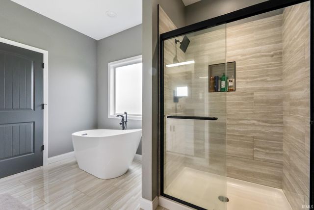 5026 N Sawgrass Lane, Leesburg, IN 46538