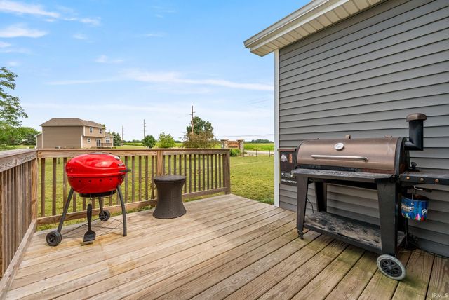 5026 N Sawgrass Lane, Leesburg, IN 46538