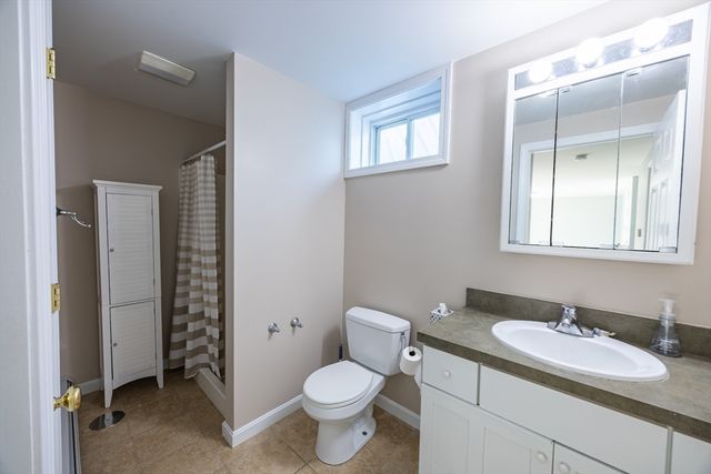 17 Atwater Pl, West Brookfield, MA 01585