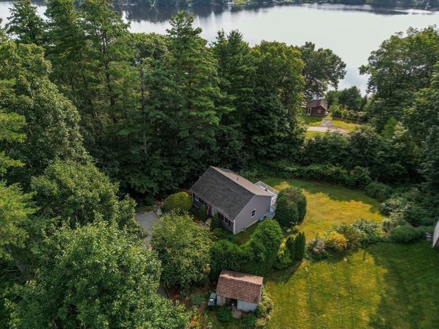 17 Atwater Pl, West Brookfield, MA 01585