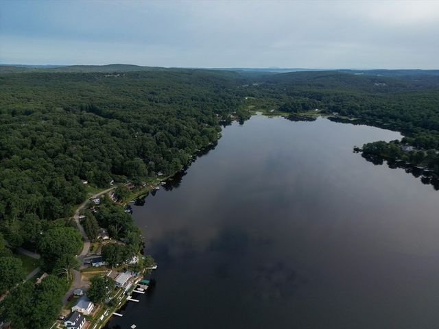 17 Atwater Pl, West Brookfield, MA 01585