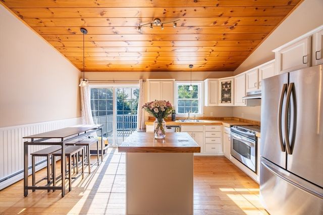 17 Atwater Pl, West Brookfield, MA 01585