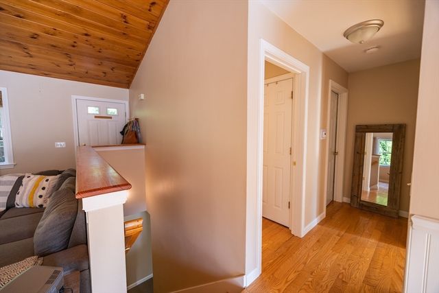 17 Atwater Pl, West Brookfield, MA 01585