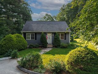 17 Atwater Pl, West Brookfield, MA 01585