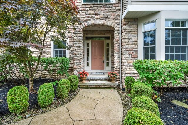 7043 Navajo Trail, Solon, OH 44139