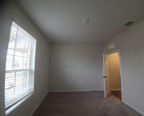 32 Pacific Loon ST, Leander, TX 78641