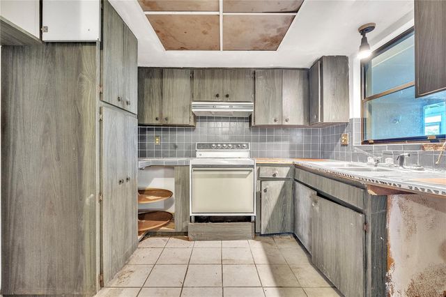 440 MONZA AVENUE, North Port, FL 34287