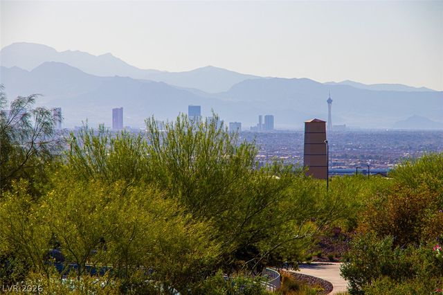 1100 East Sunset Road, Henderson, NV 89011