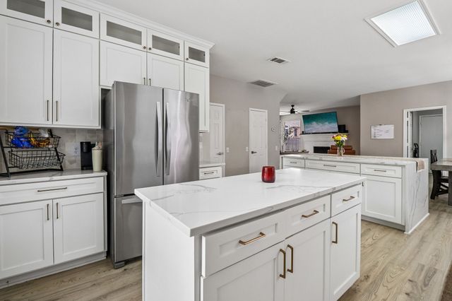 1318 Pinehurst Drive, Lewisville, TX 75077