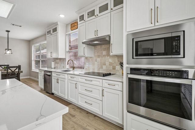 1318 Pinehurst Drive, Lewisville, TX 75077