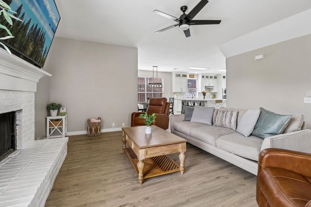 1318 Pinehurst Drive, Lewisville, TX 75077