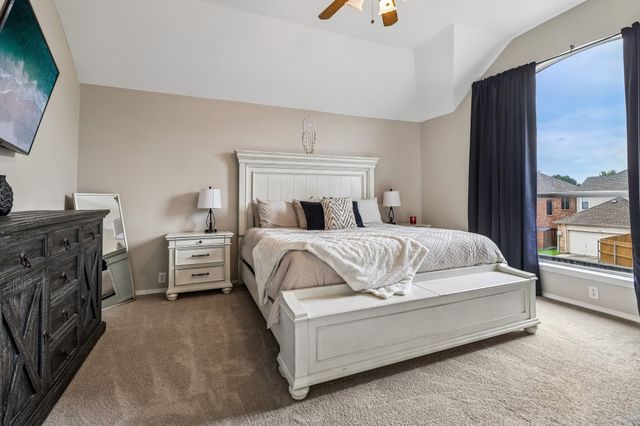 1318 Pinehurst Drive, Lewisville, TX 75077