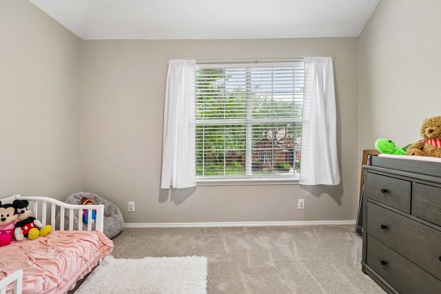 1318 Pinehurst Drive, Lewisville, TX 75077