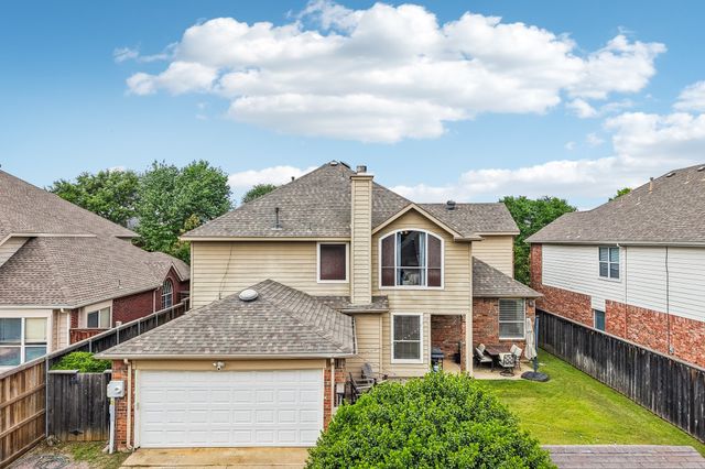 1318 Pinehurst Drive, Lewisville, TX 75077