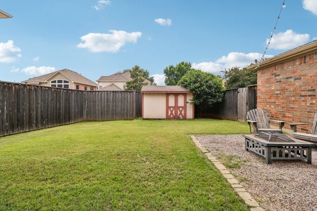 1318 Pinehurst Drive, Lewisville, TX 75077