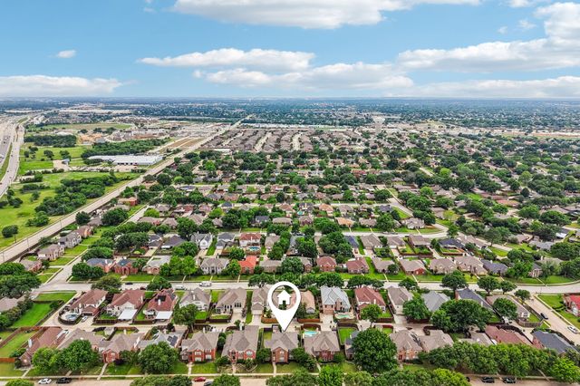 1318 Pinehurst Drive, Lewisville, TX 75077