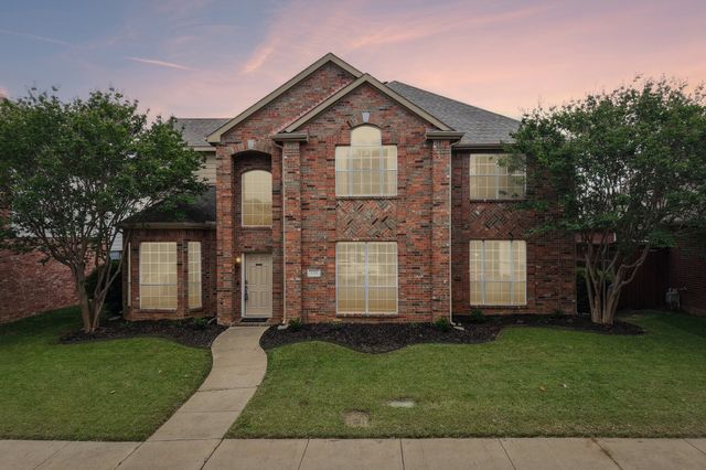 1318 Pinehurst Drive, Lewisville, TX 75077