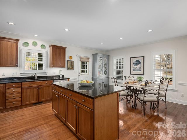 1672 Olmsted Drive, Asheville, NC 28803