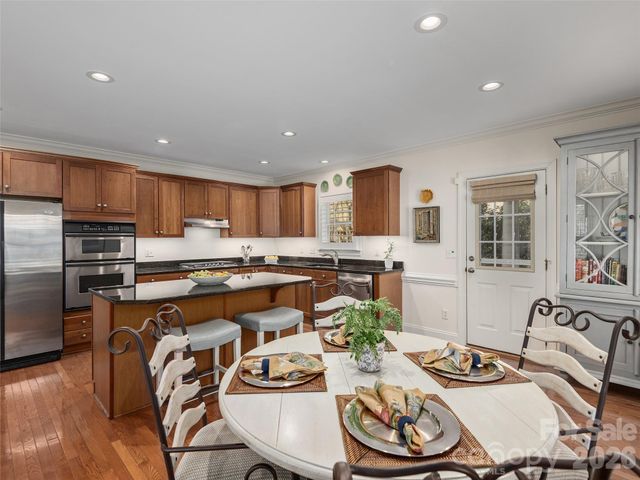 1672 Olmsted Drive, Asheville, NC 28803