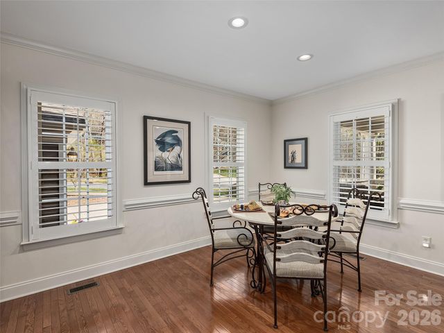 1672 Olmsted Drive, Asheville, NC 28803