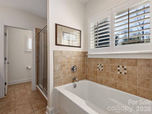 1672 Olmsted Drive, Asheville, NC 28803