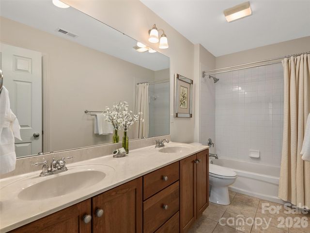1672 Olmsted Drive, Asheville, NC 28803