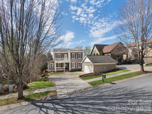 1672 Olmsted Drive, Asheville, NC 28803