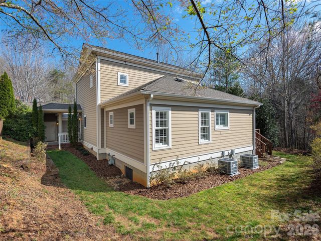 1672 Olmsted Drive, Asheville, NC 28803