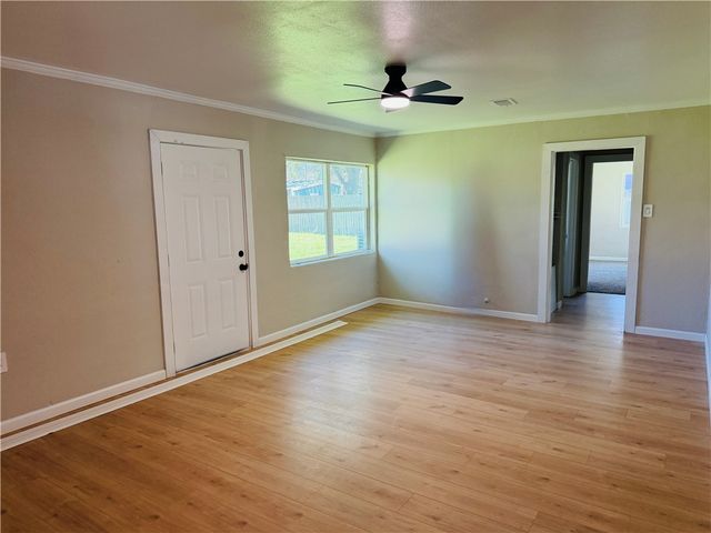 427 Wood Street, Navasota, TX 77868