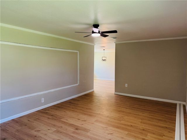 427 Wood Street, Navasota, TX 77868