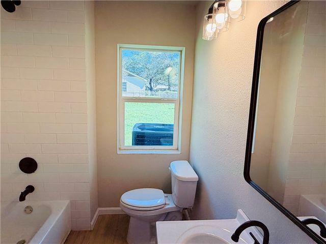 427 Wood Street, Navasota, TX 77868