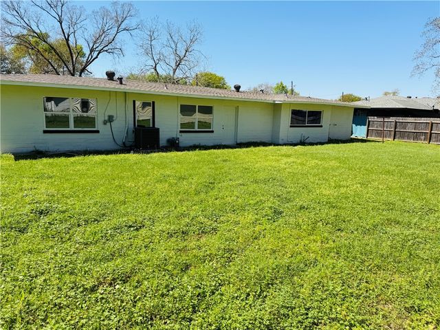 427 Wood Street, Navasota, TX 77868