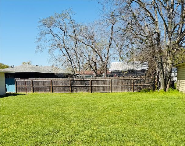 427 Wood Street, Navasota, TX 77868