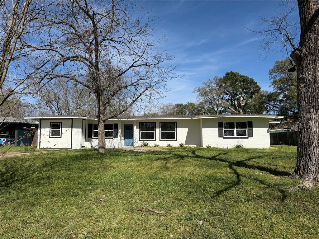 427 Wood Street, Navasota, TX 77868
