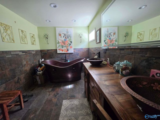 33 County Road 1205, Vinemont, AL 35179