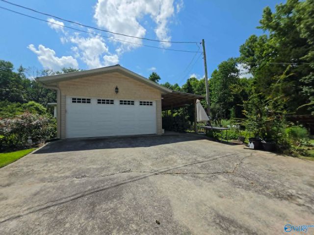33 County Road 1205, Vinemont, AL 35179