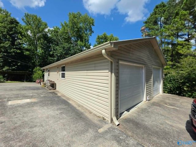 33 County Road 1205, Vinemont, AL 35179