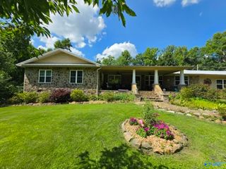 33 County Road 1205, Vinemont, AL 35179