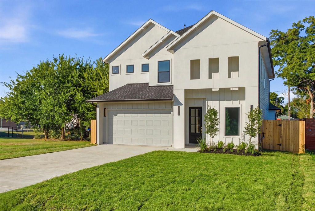 114 S Carroll Street, La Porte, TX 77571