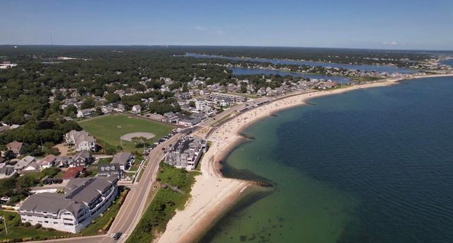 72 Old Bayberry Lane, East Falmouth, MA 02536