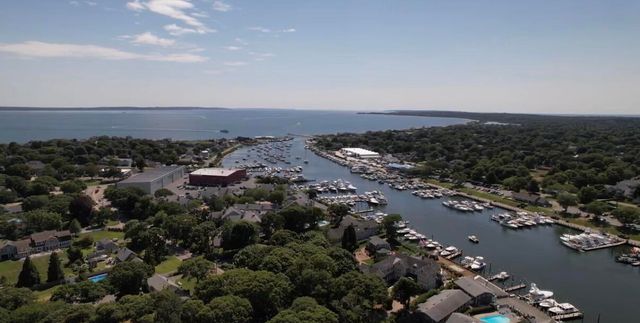 72 Old Bayberry Lane, East Falmouth, MA 02536