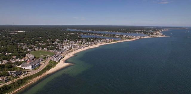 72 Old Bayberry Lane, East Falmouth, MA 02536