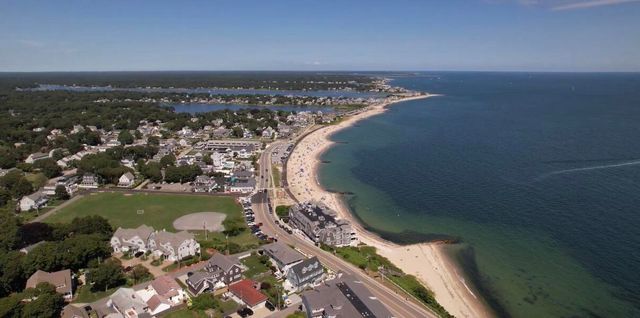 72 Old Bayberry Lane, East Falmouth, MA 02536