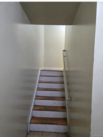 1011 Boston Road, Bronx, NY 10456