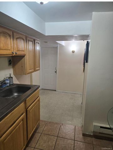 1011 Boston Road, Bronx, NY 10456