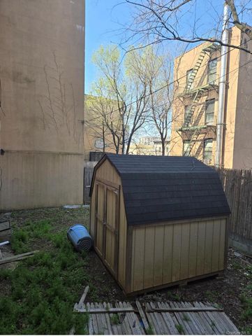 1011 Boston Road, Bronx, NY 10456