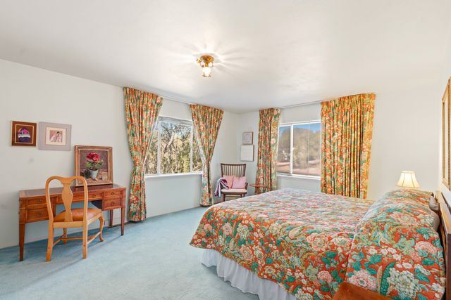 1041 Mansion Ridge Road, Santa Fe, NM 87501